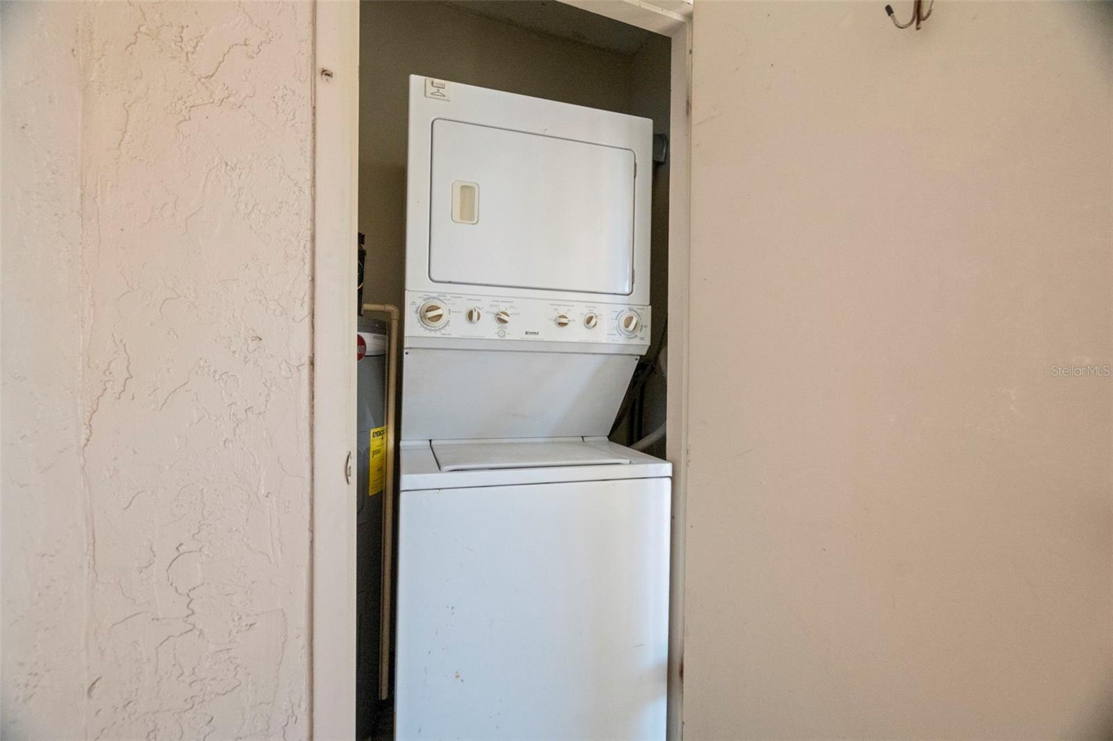 Image 28 of 41 For 6419 Bonnie Bay Circle N