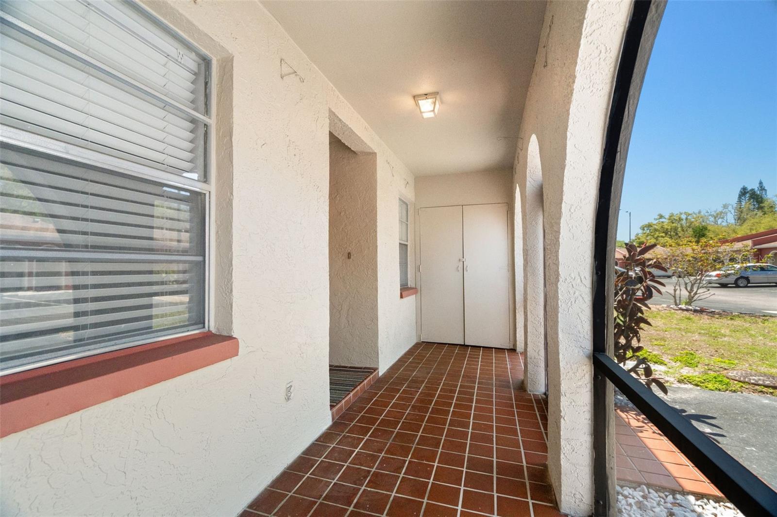 Image 4 of 41 For 6419 Bonnie Bay Circle N