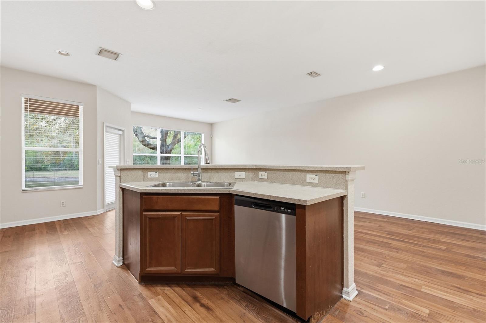 Listing photo id 10 for 26952 Juniper Bay Drive