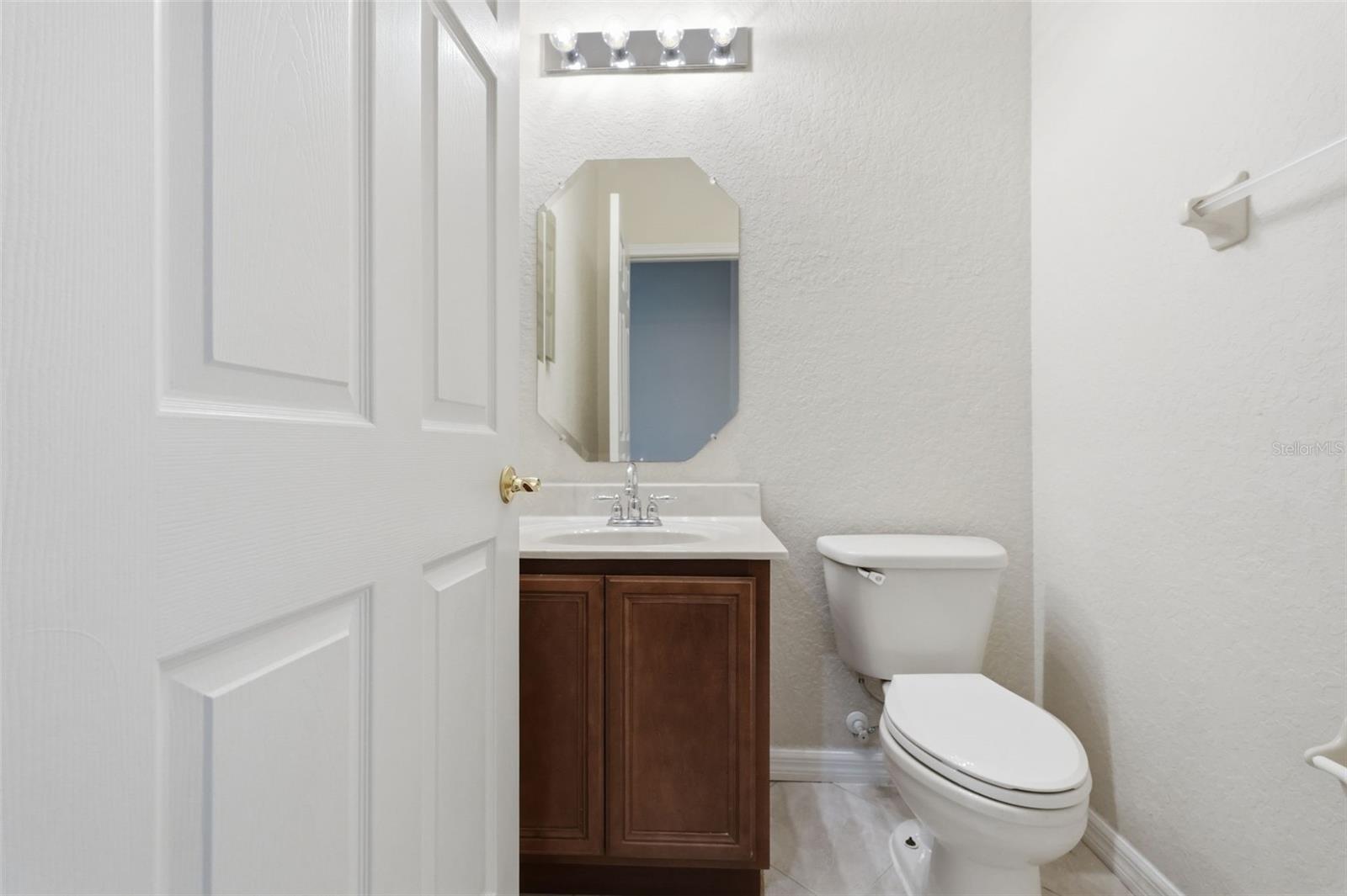 Listing photo id 5 for 26952 Juniper Bay Drive