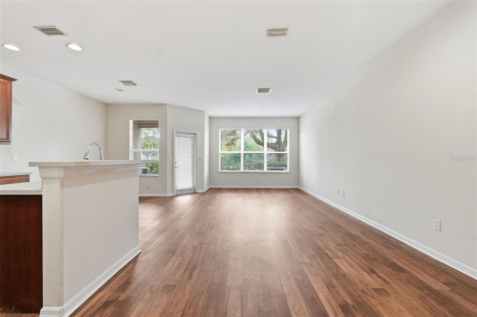 Listing photo id 6 for 26952 Juniper Bay Drive