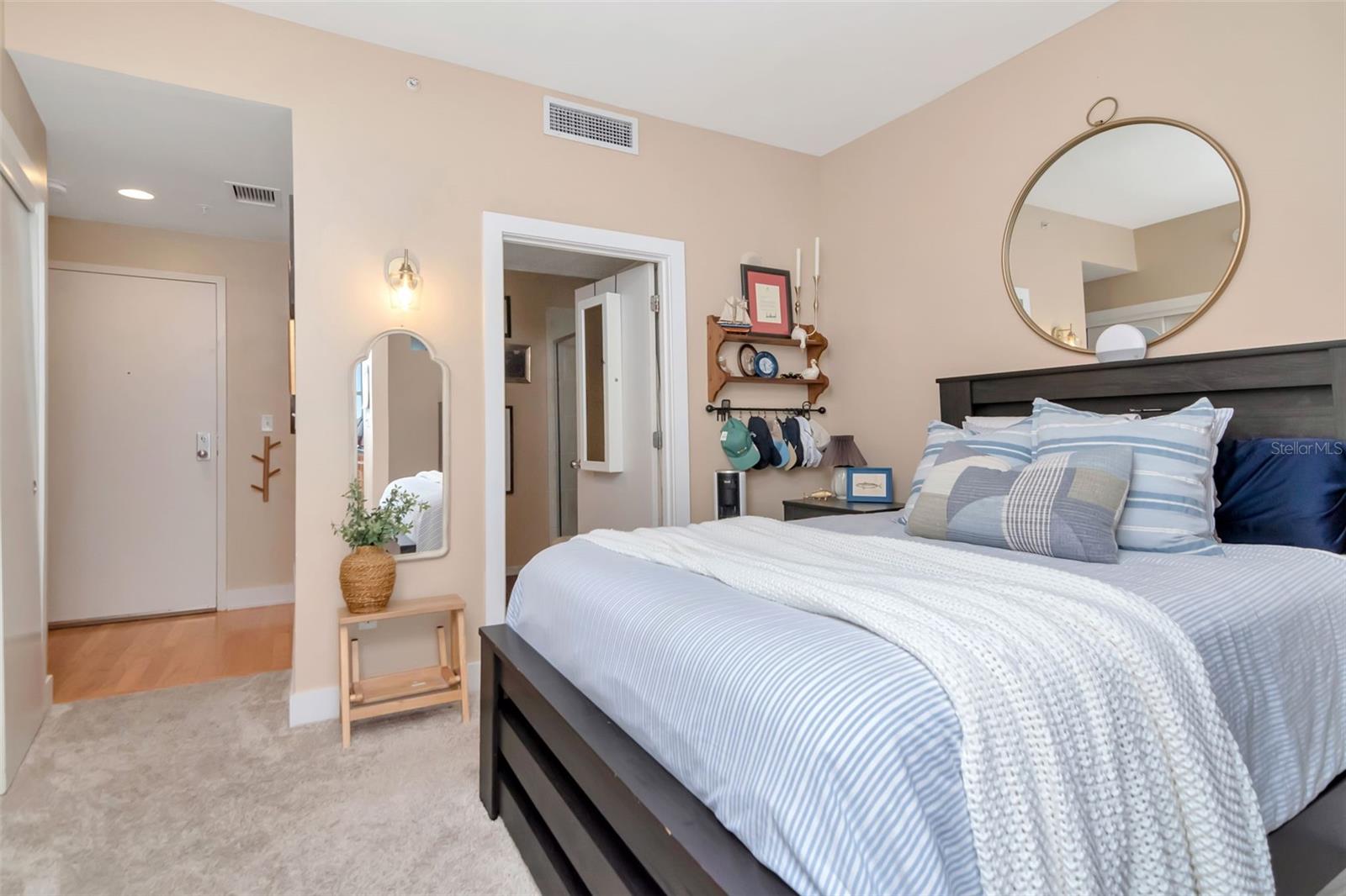 Image 18 of 38 For 1120 Kennedy Boulevard 1117