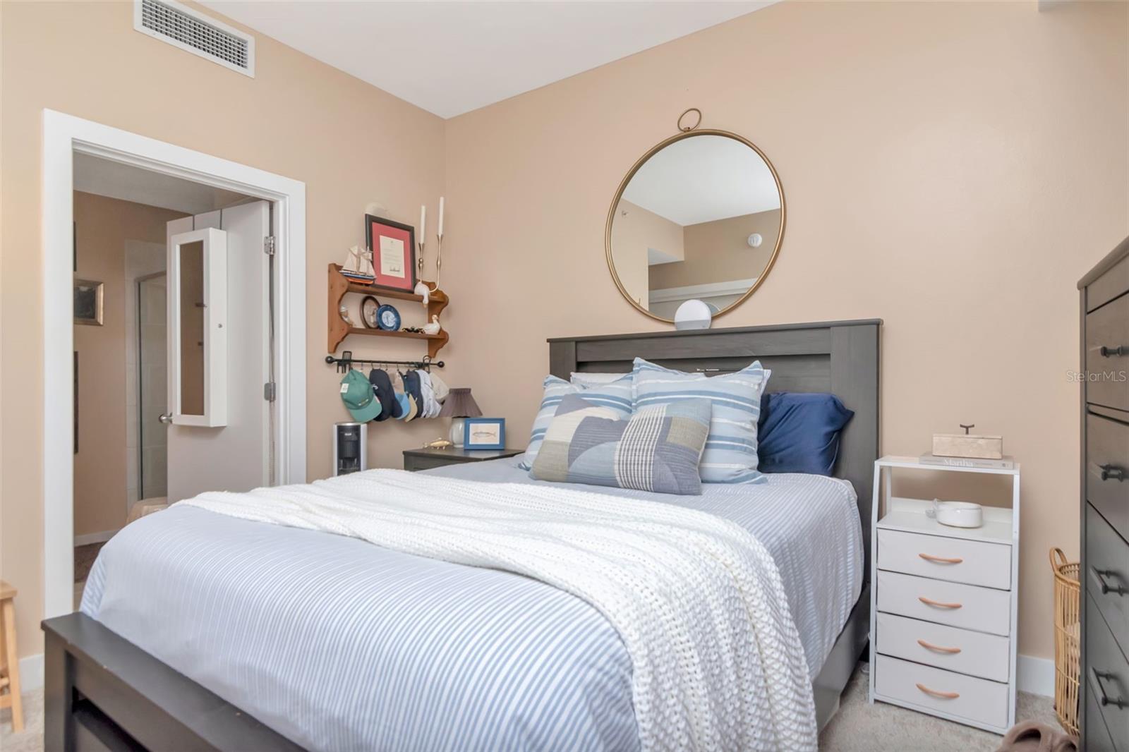 Image 19 of 38 For 1120 Kennedy Boulevard 1117