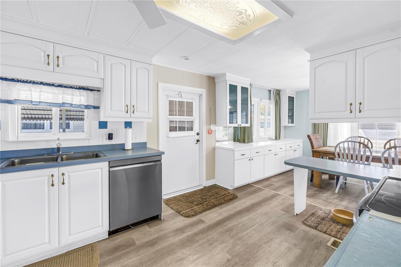 Image 14 of 53 For 1100 Belcher Road S 502