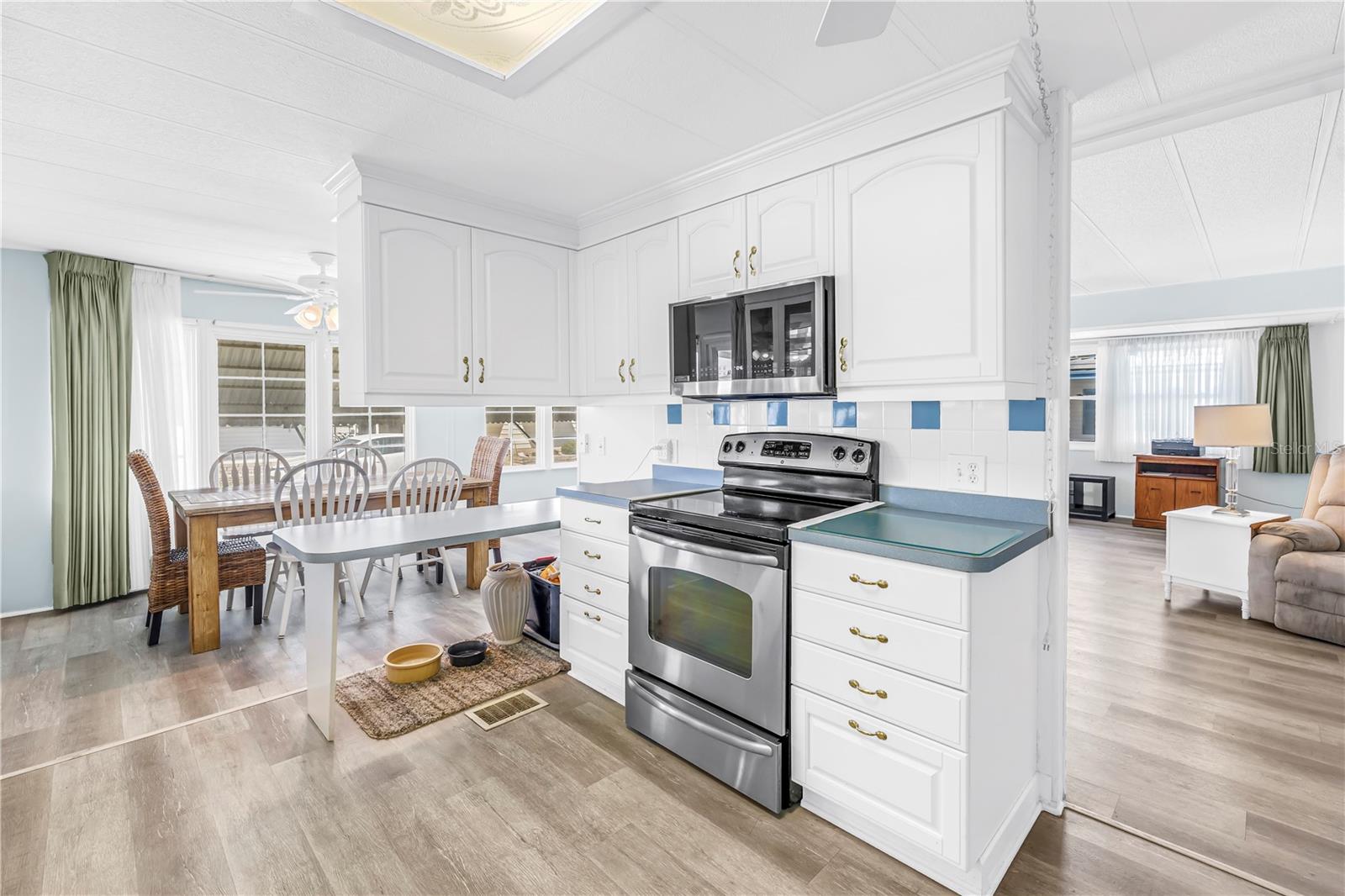 Image 16 of 53 For 1100 Belcher Road S 502