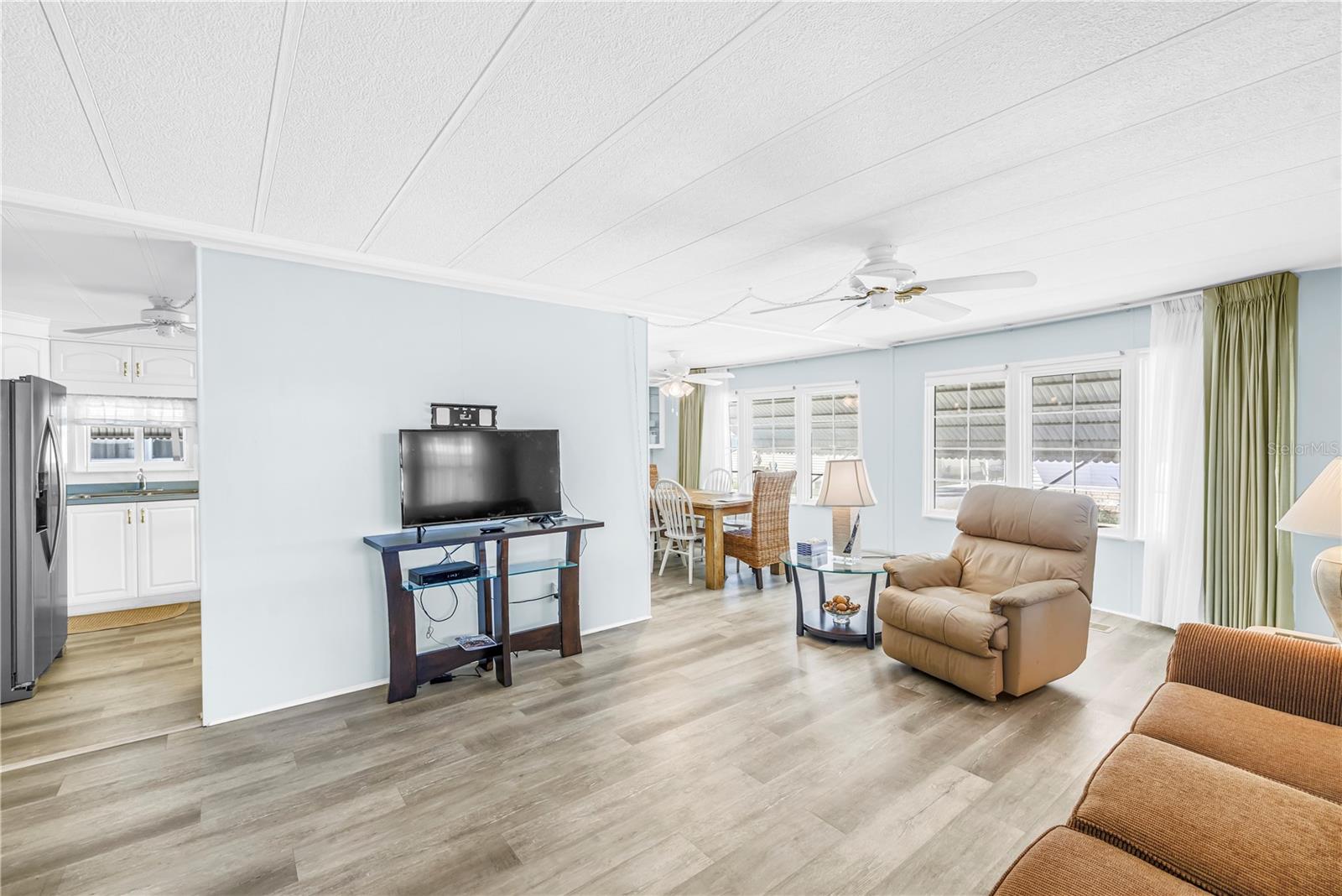 Image 18 of 53 For 1100 Belcher Road S 502