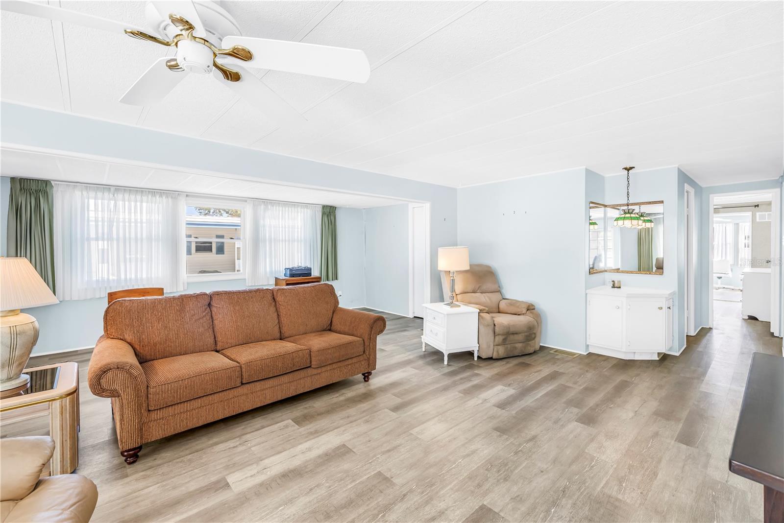 Image 19 of 53 For 1100 Belcher Road S 502