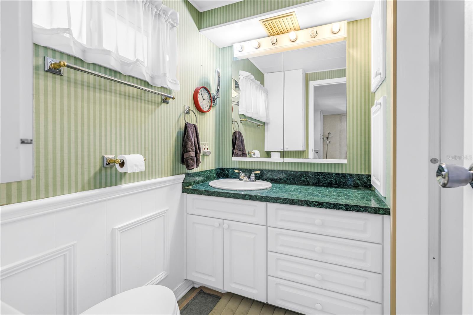 Image 22 of 53 For 1100 Belcher Road S 502