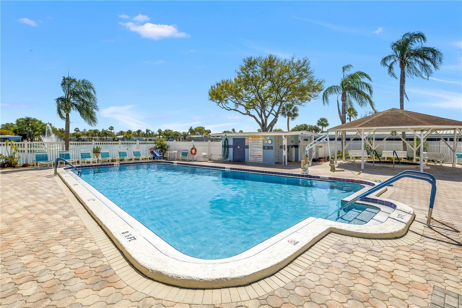 Image 36 of 53 For 1100 Belcher Road S 502