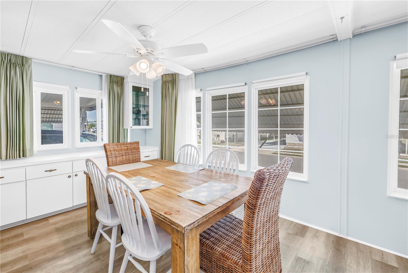 Image 9 of 53 For 1100 Belcher Road S 502