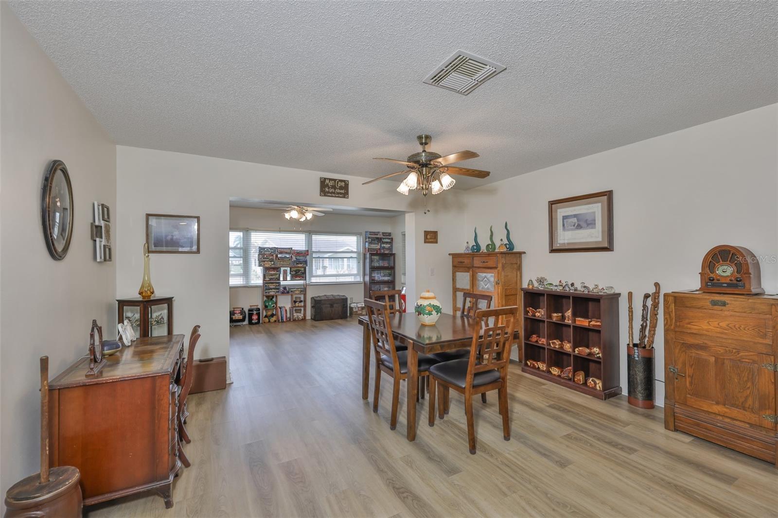 Image 18 of 39 For 1511 Cloister Drive