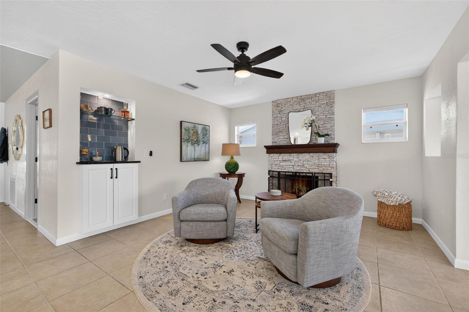 Image 14 of 56 For 8848 Sunlit Cove Drive Ne