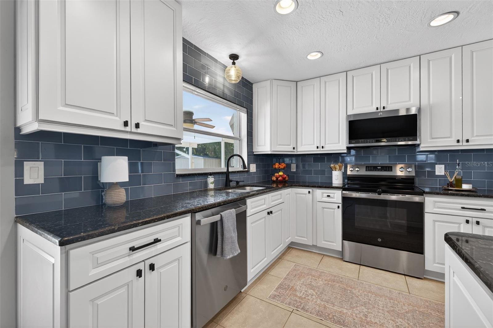 Image 23 of 56 For 8848 Sunlit Cove Drive Ne