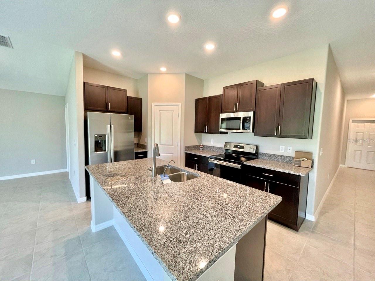 Image 4 of 22 For 869 Anchor Bend Drive