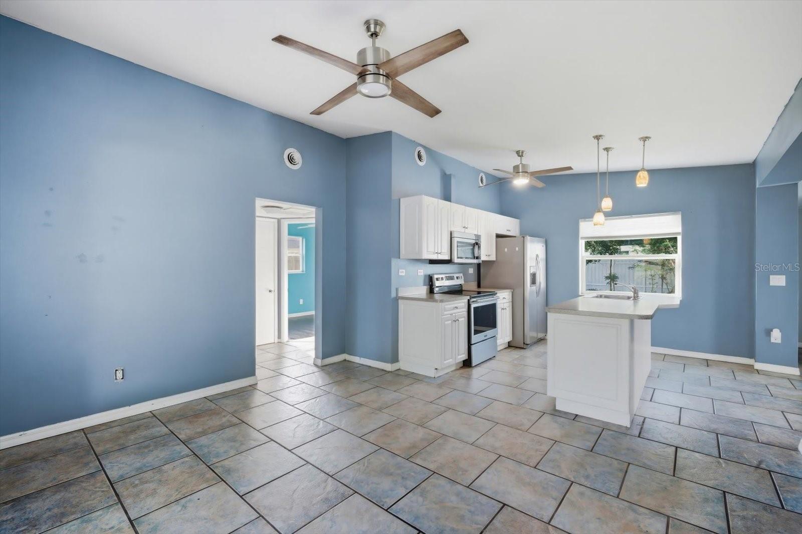 Image 11 of 38 For 1949 Pinehurst Drive