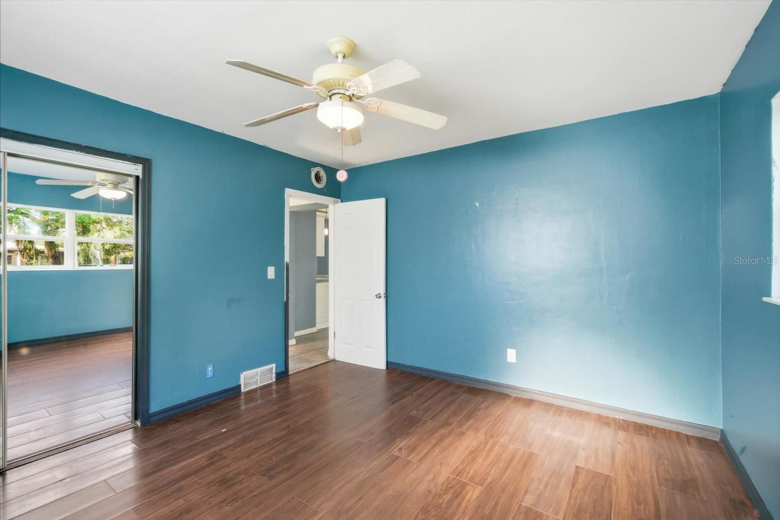 Image 19 of 38 For 1949 Pinehurst Drive