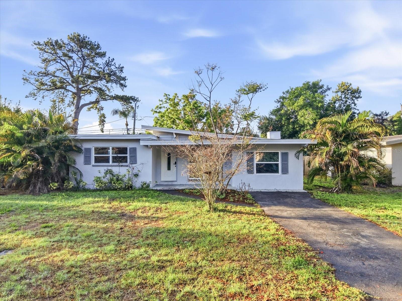 Image 2 of 38 For 1949 Pinehurst Drive