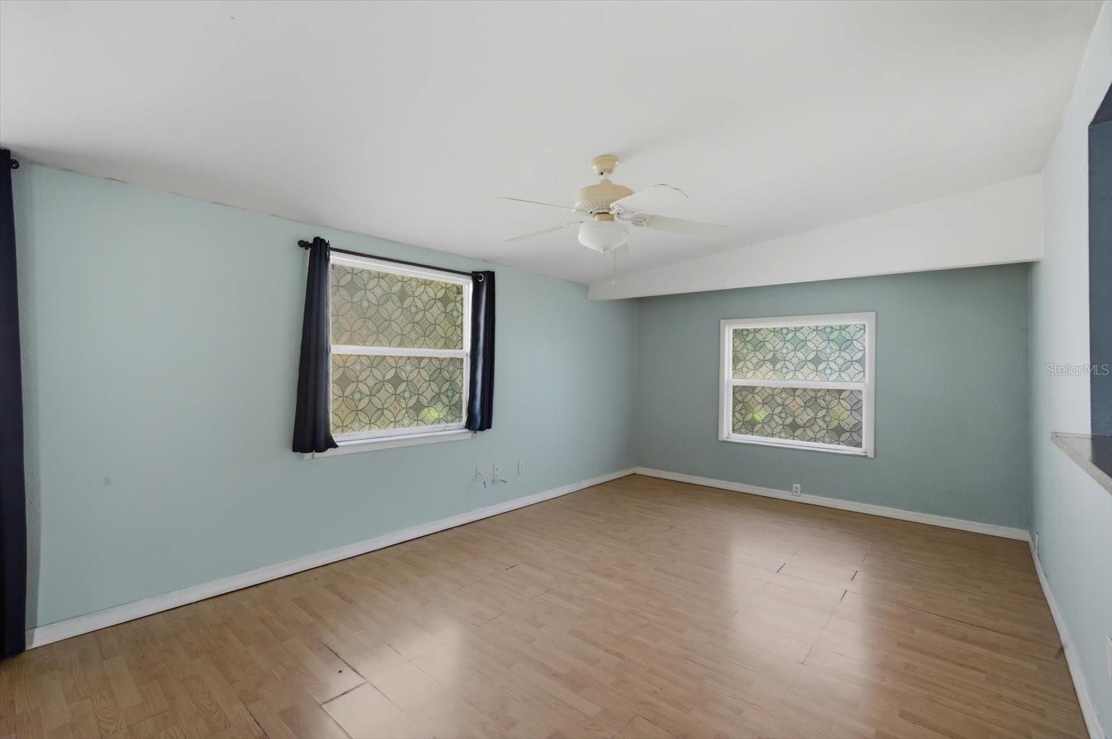 Image 23 of 38 For 1949 Pinehurst Drive