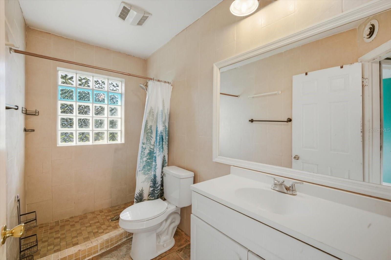 Image 25 of 38 For 1949 Pinehurst Drive