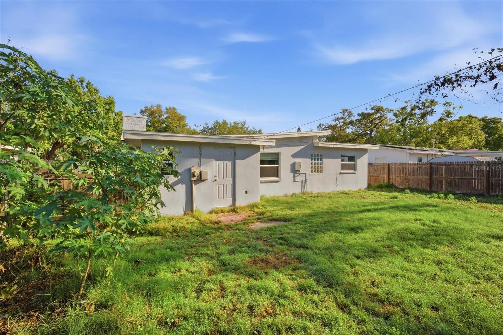 Image 27 of 38 For 1949 Pinehurst Drive