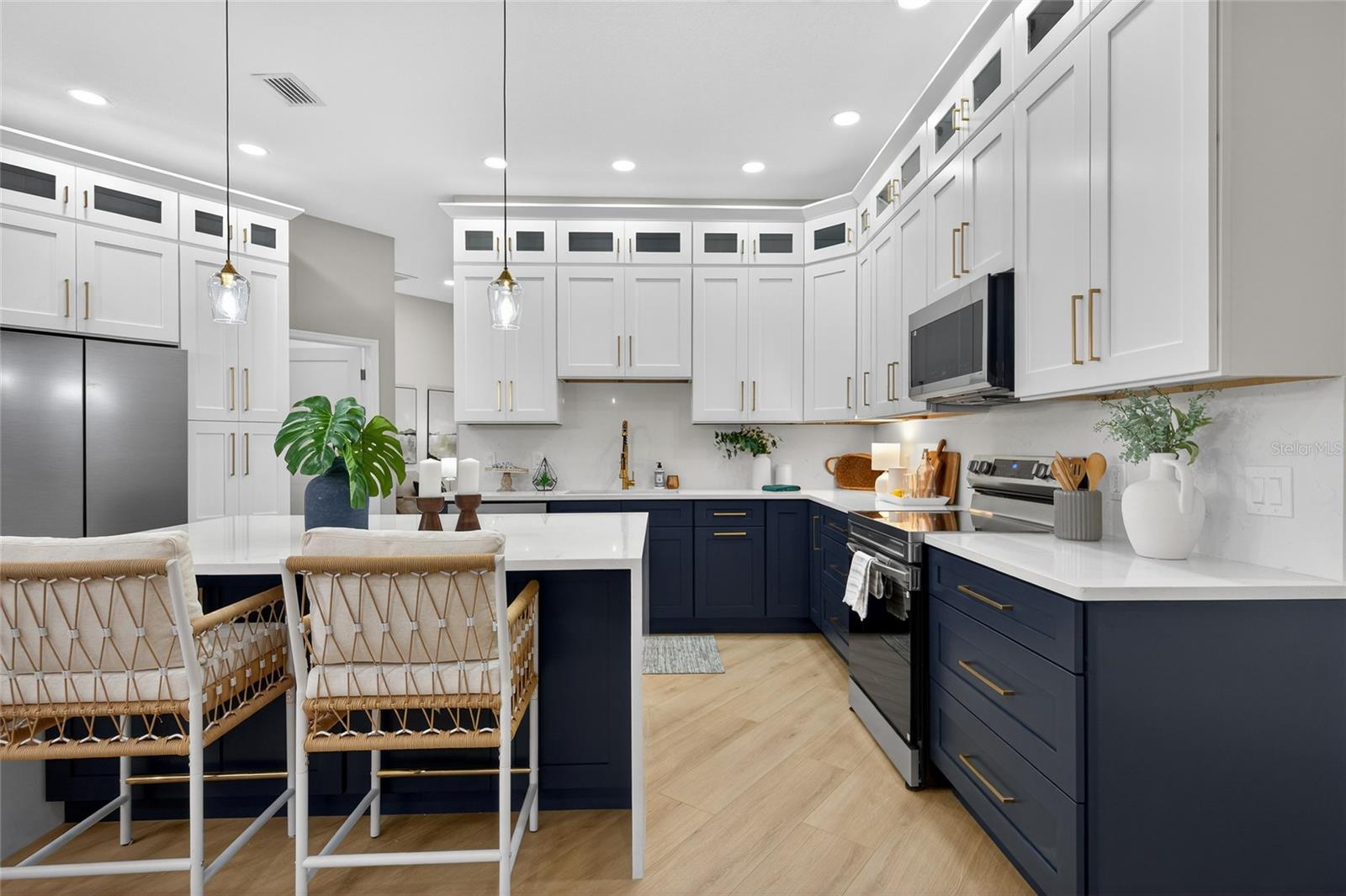 Image 10 of 57 For 18917 Edinborough Way