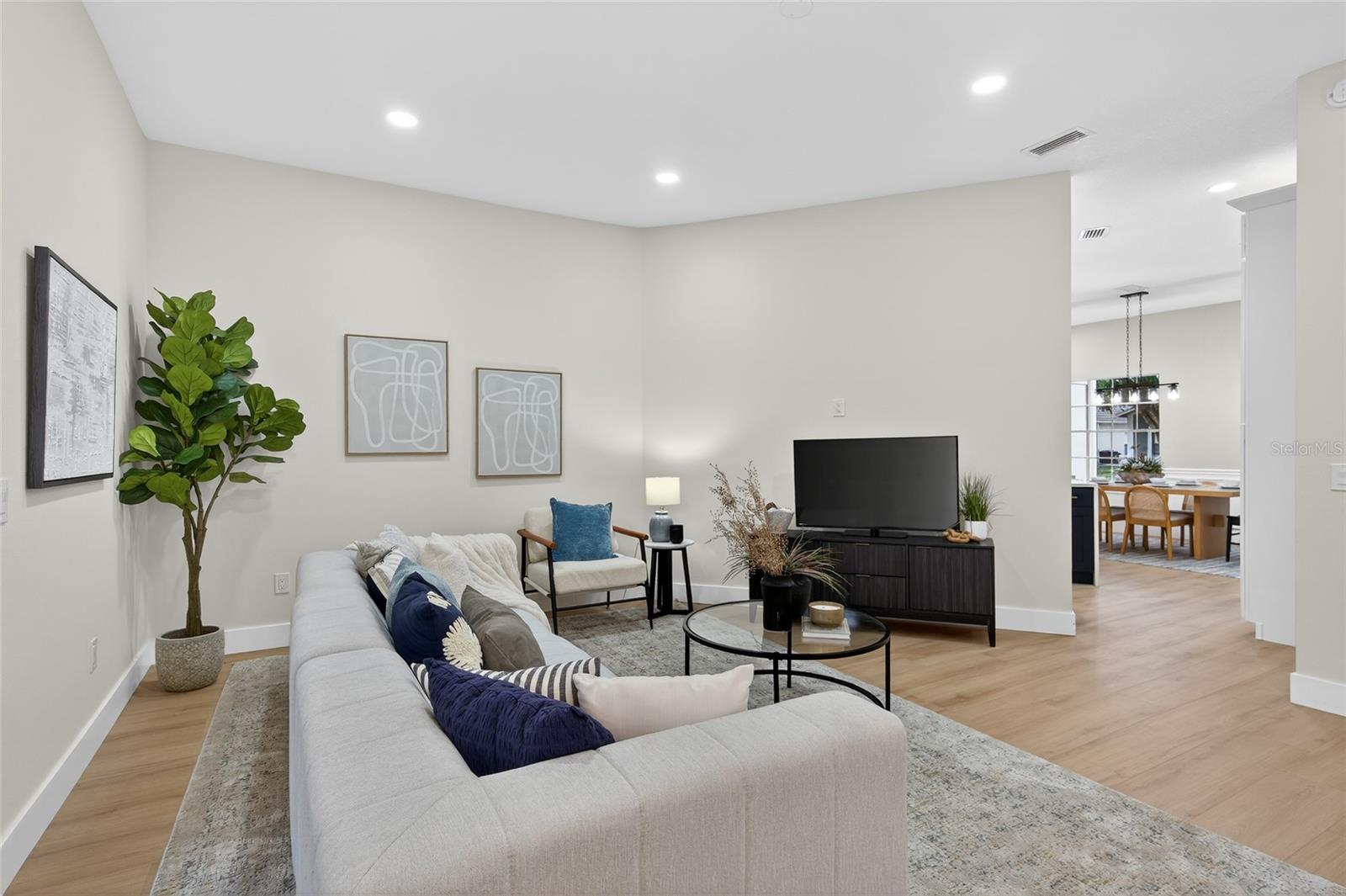 Image 13 of 57 For 18917 Edinborough Way