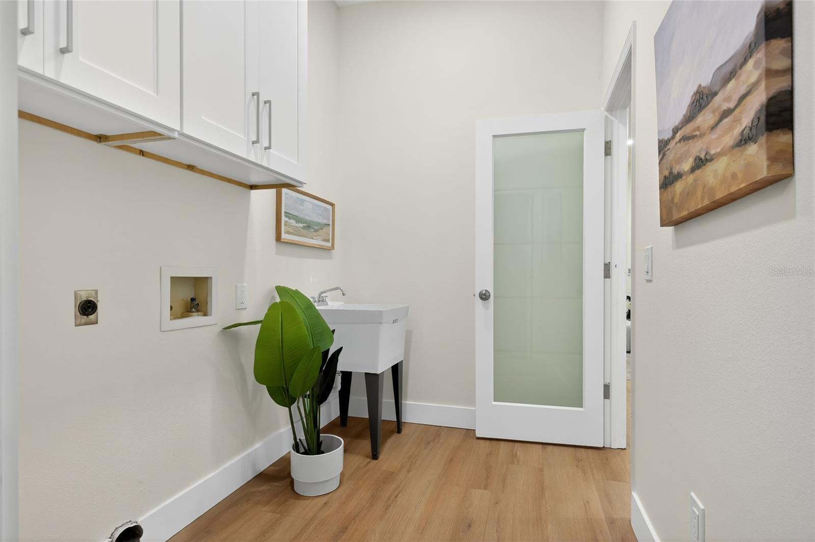 Image 35 of 57 For 18917 Edinborough Way