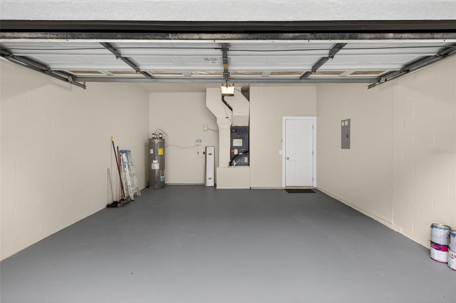 Image 43 of 57 For 18917 Edinborough Way