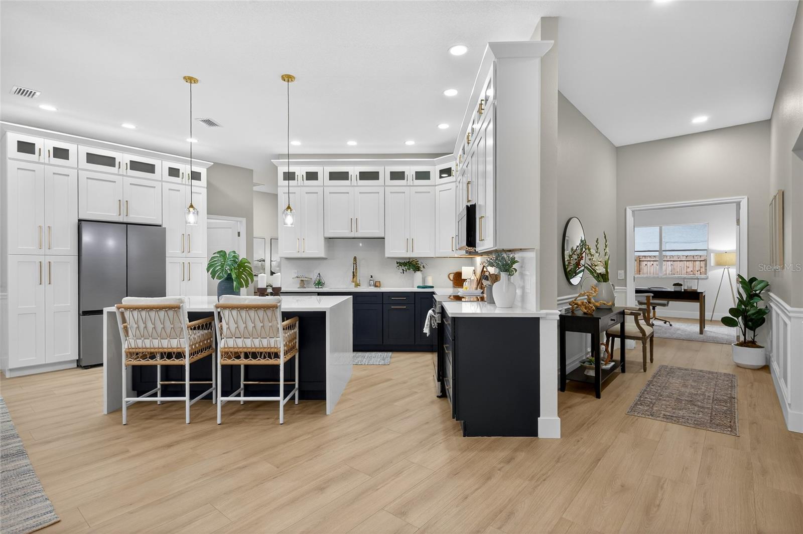 Image 5 of 57 For 18917 Edinborough Way