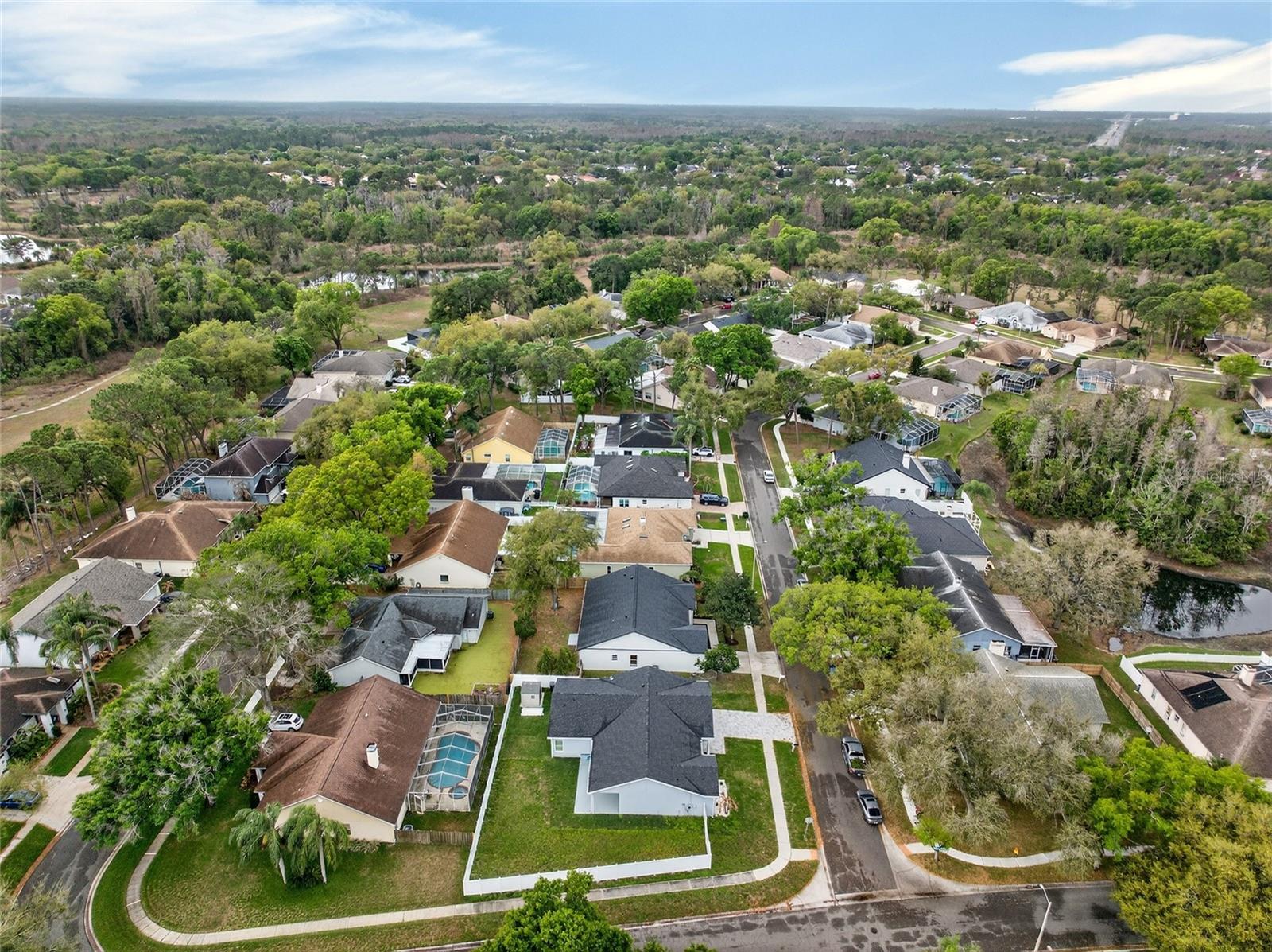 Image 53 of 57 For 18917 Edinborough Way