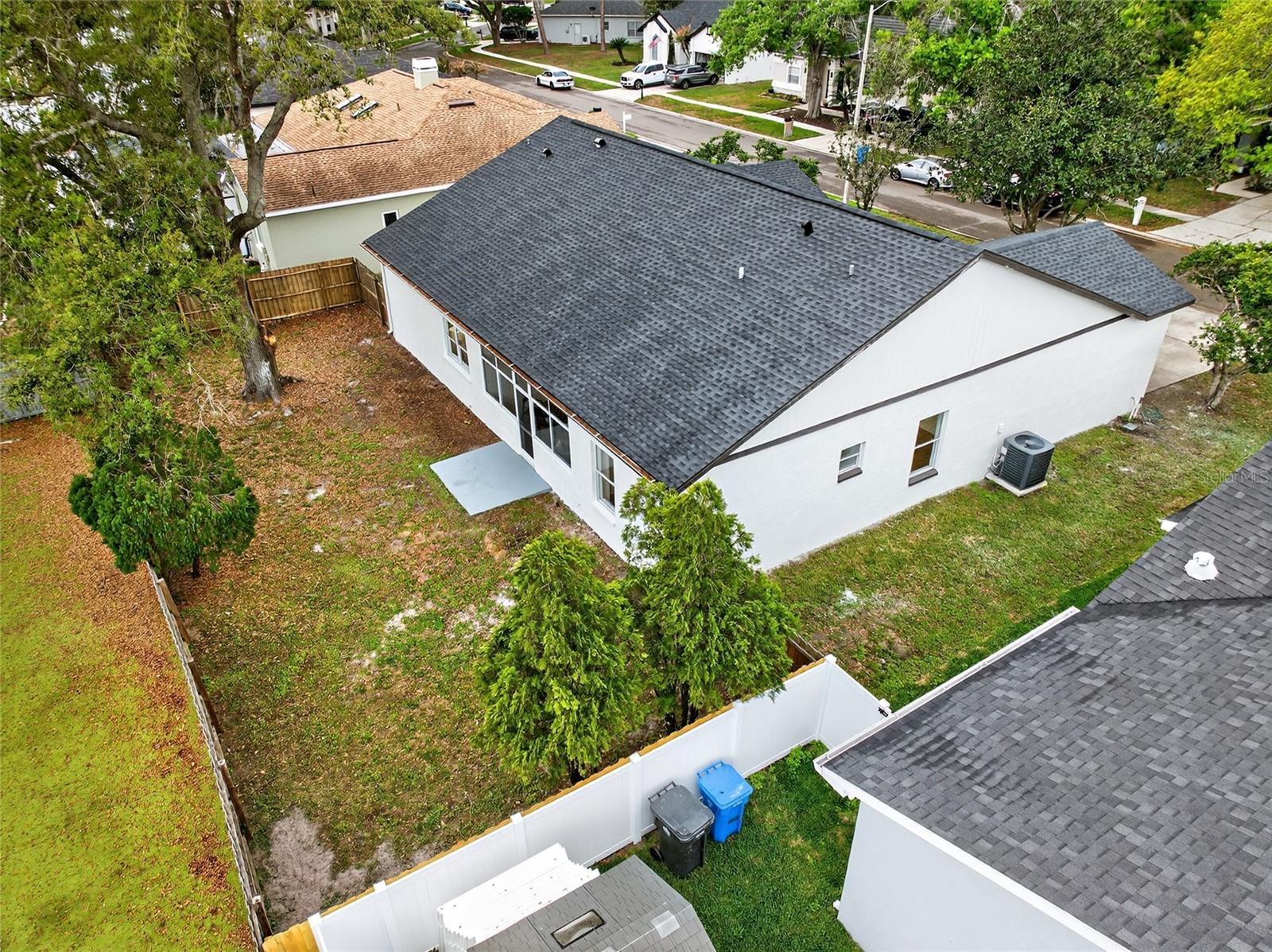 Image 54 of 57 For 18917 Edinborough Way