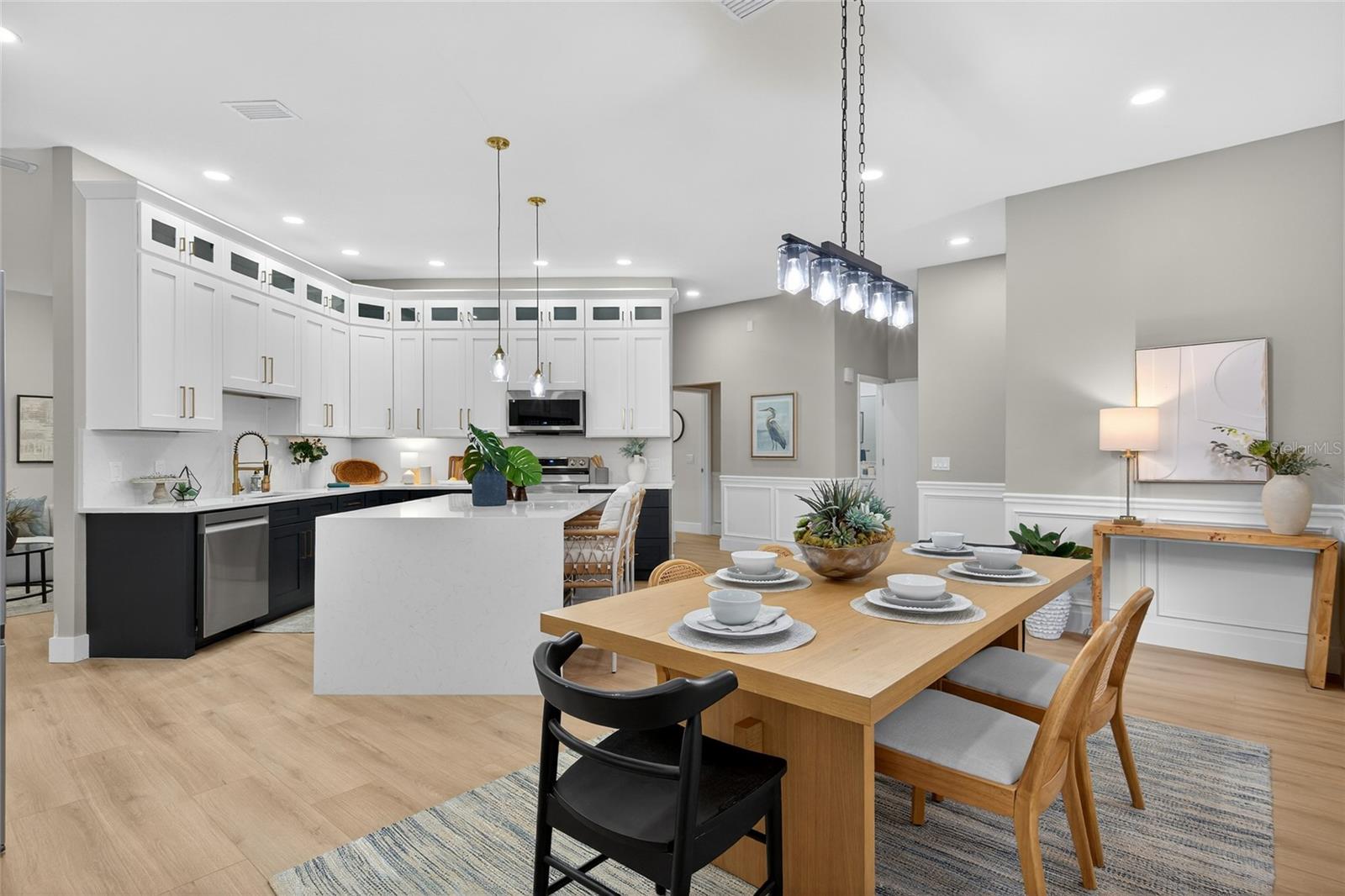 Image 7 of 57 For 18917 Edinborough Way