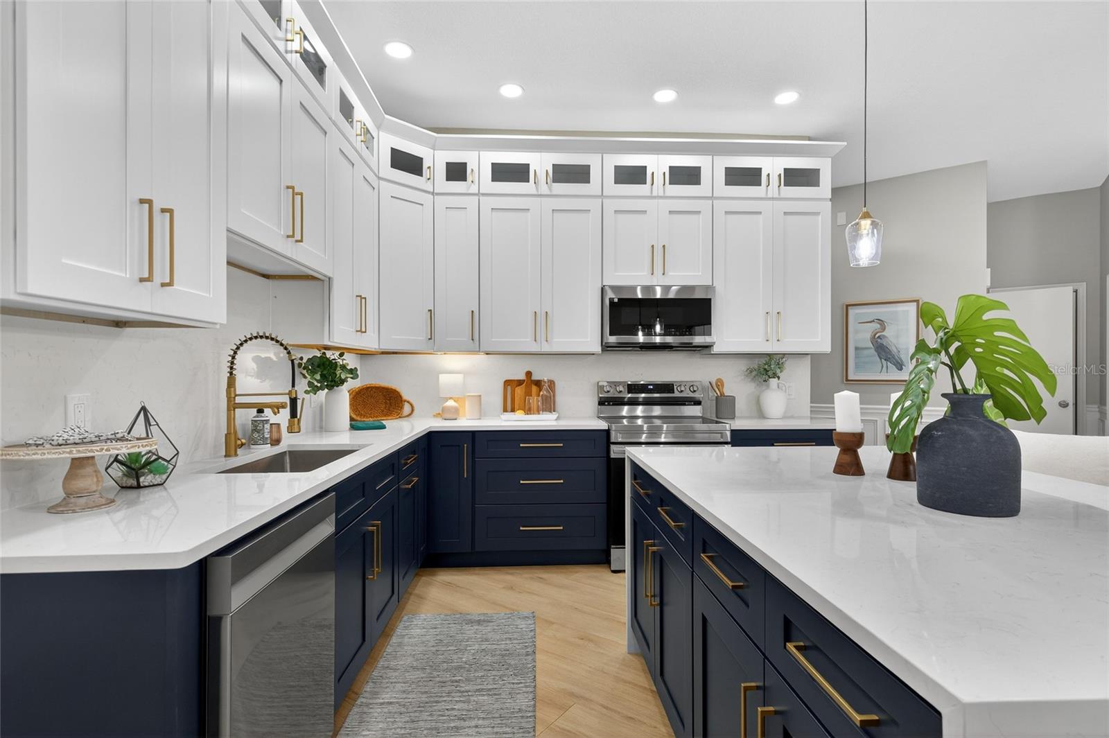 Image 8 of 57 For 18917 Edinborough Way