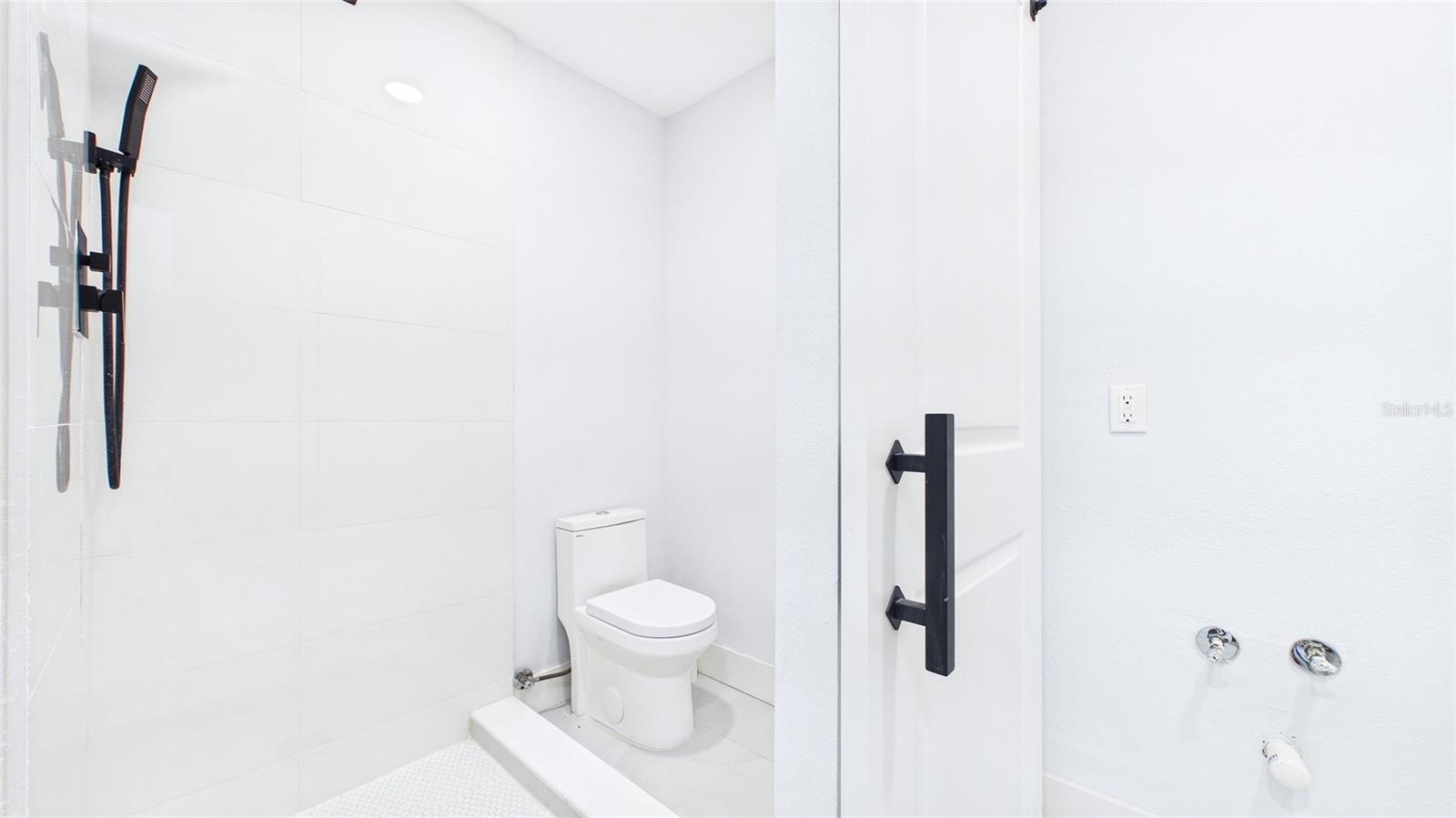 Image 19 of 53 For 1778 New Hampshire Avenue Ne