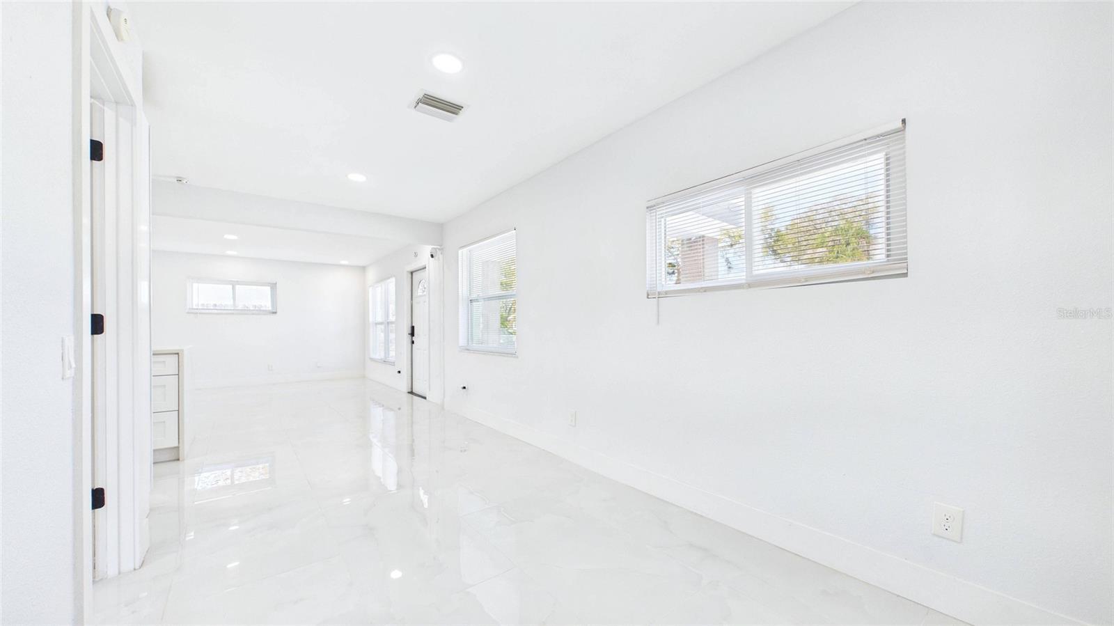 Image 21 of 53 For 1778 New Hampshire Avenue Ne