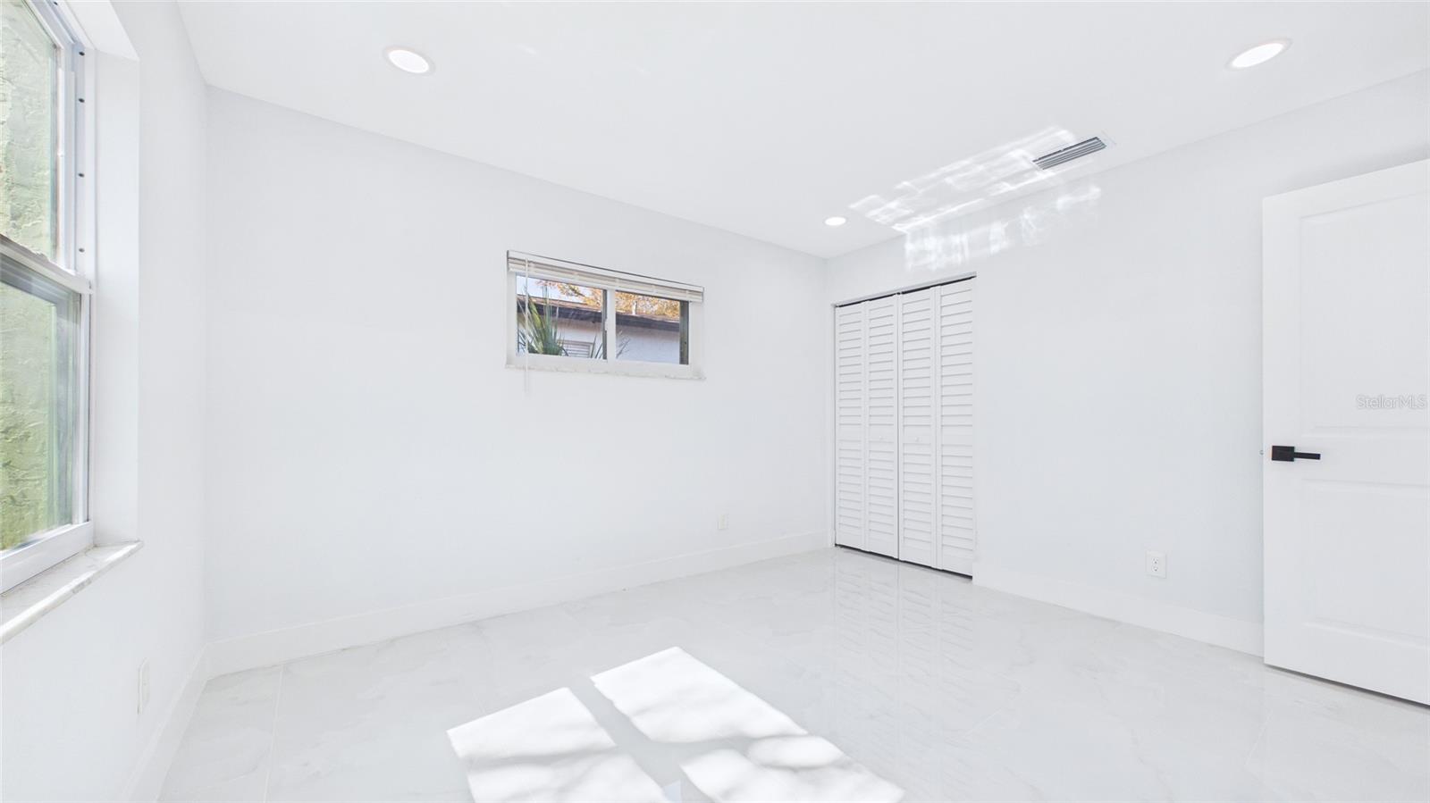 Image 23 of 53 For 1778 New Hampshire Avenue Ne