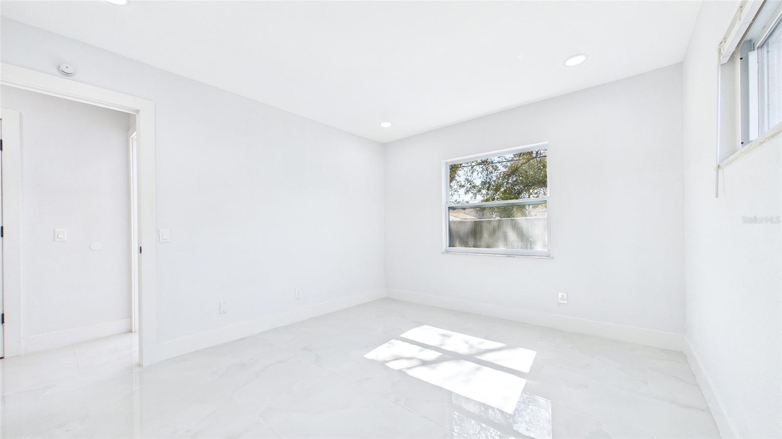 Image 24 of 53 For 1778 New Hampshire Avenue Ne