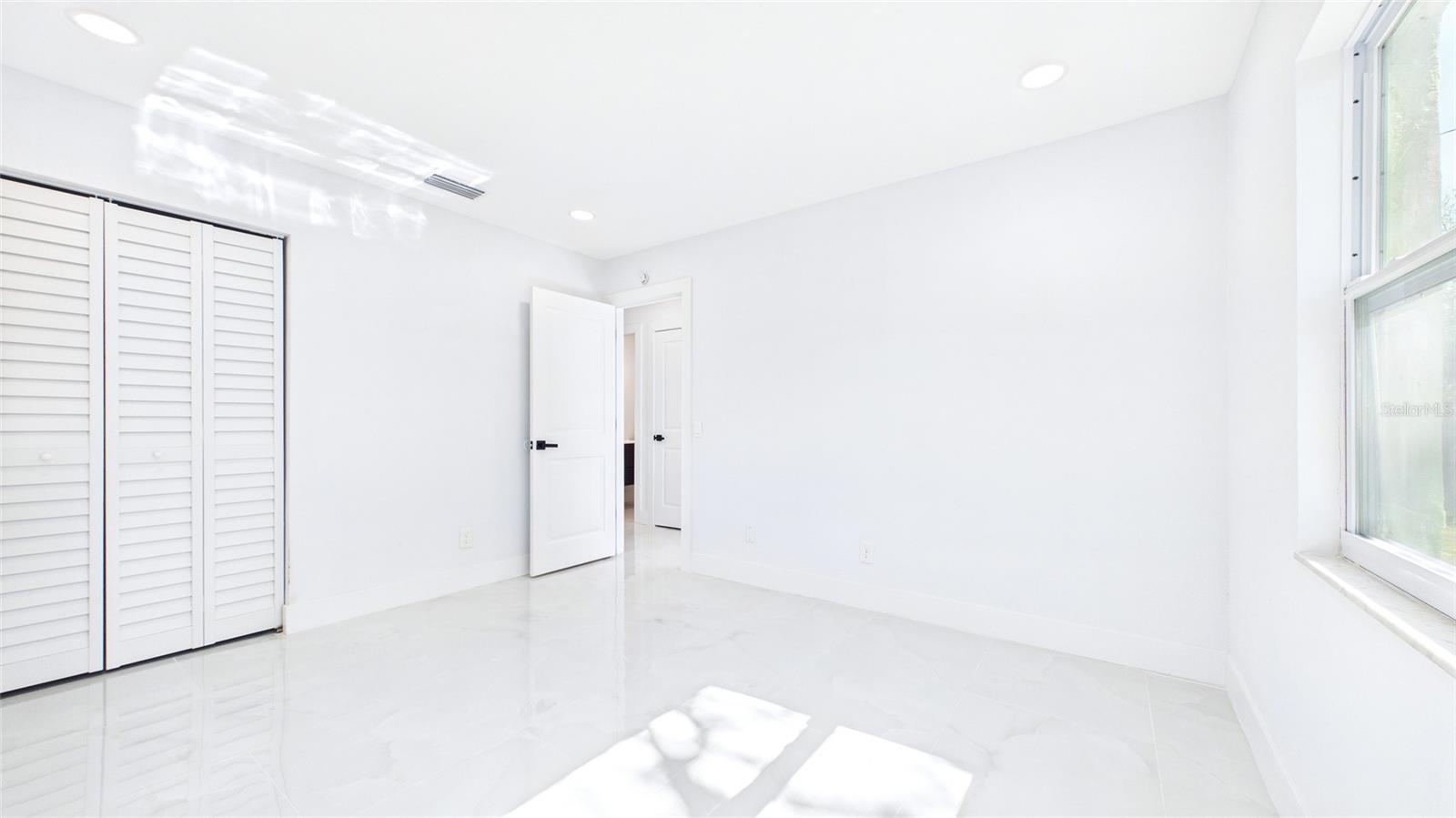 Image 25 of 53 For 1778 New Hampshire Avenue Ne