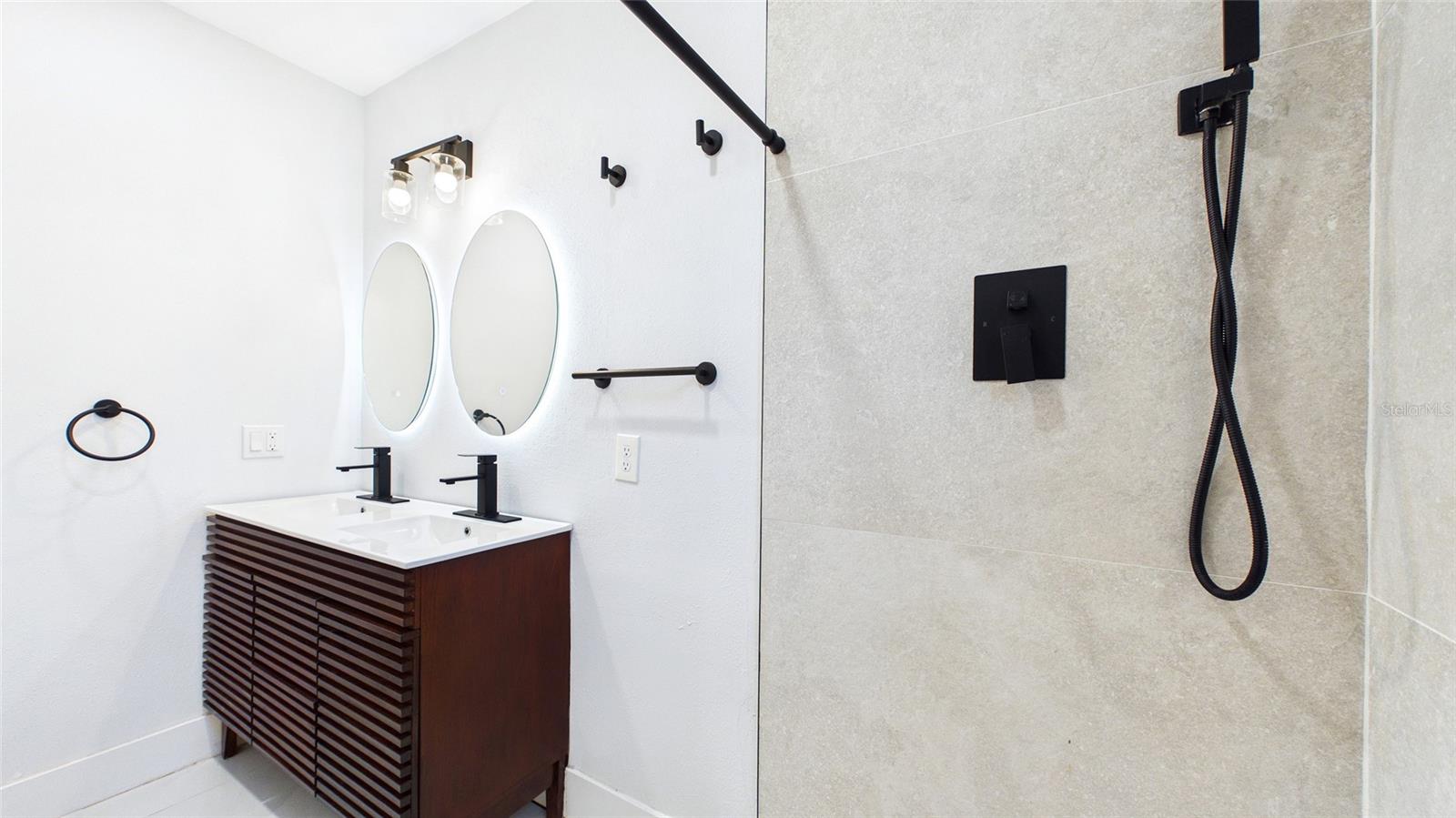 Image 27 of 53 For 1778 New Hampshire Avenue Ne