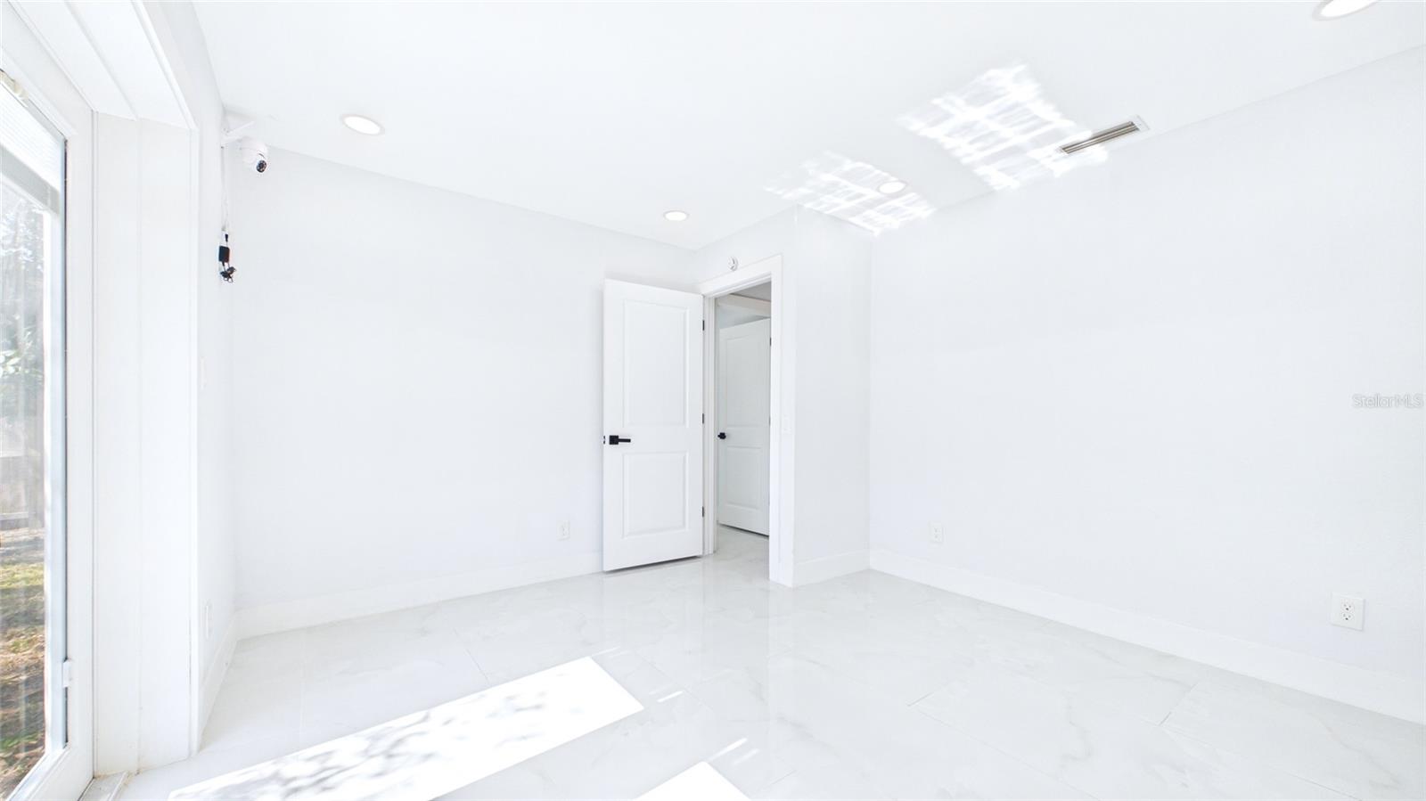 Image 29 of 53 For 1778 New Hampshire Avenue Ne