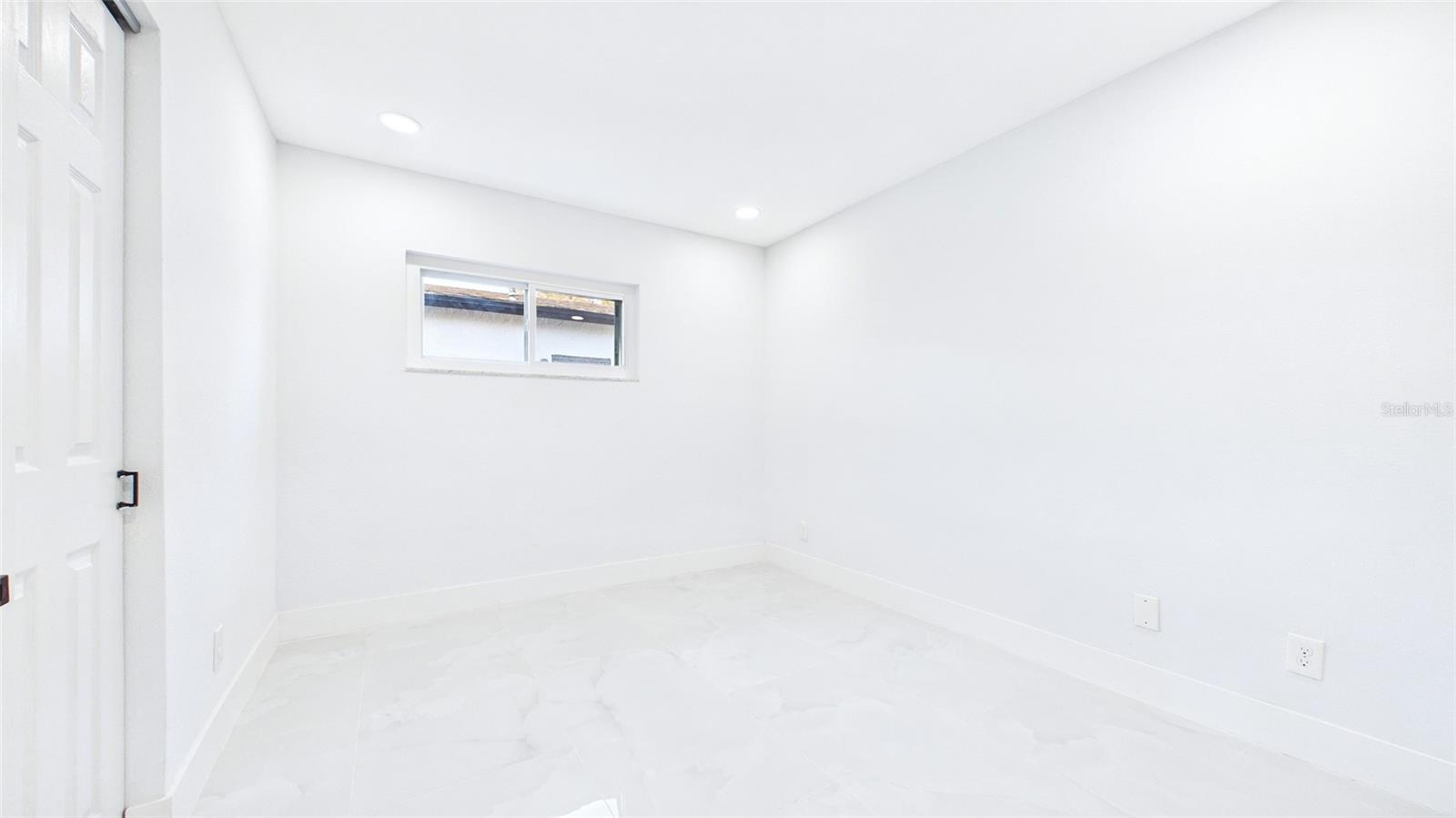 Image 33 of 53 For 1778 New Hampshire Avenue Ne