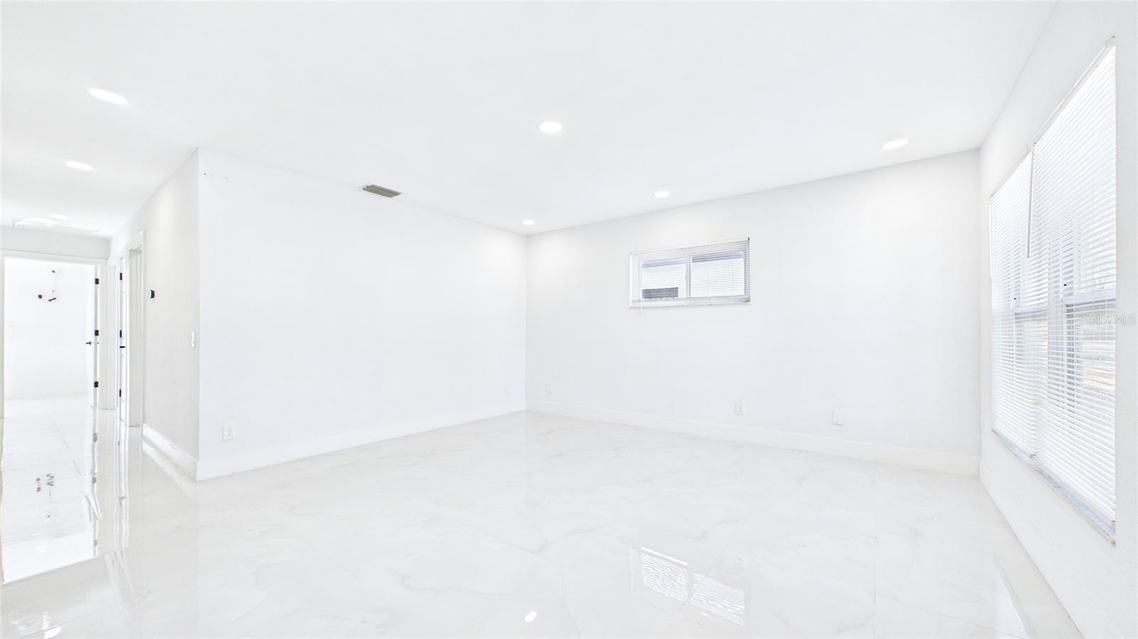 Image 4 of 53 For 1778 New Hampshire Avenue Ne