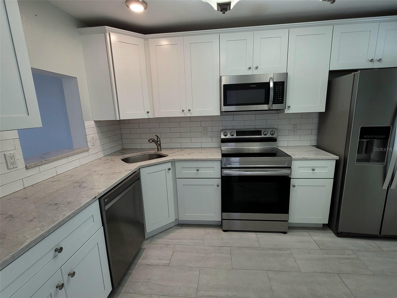 Image 4 of 6 For 729 Capri Isles Boulevard 216