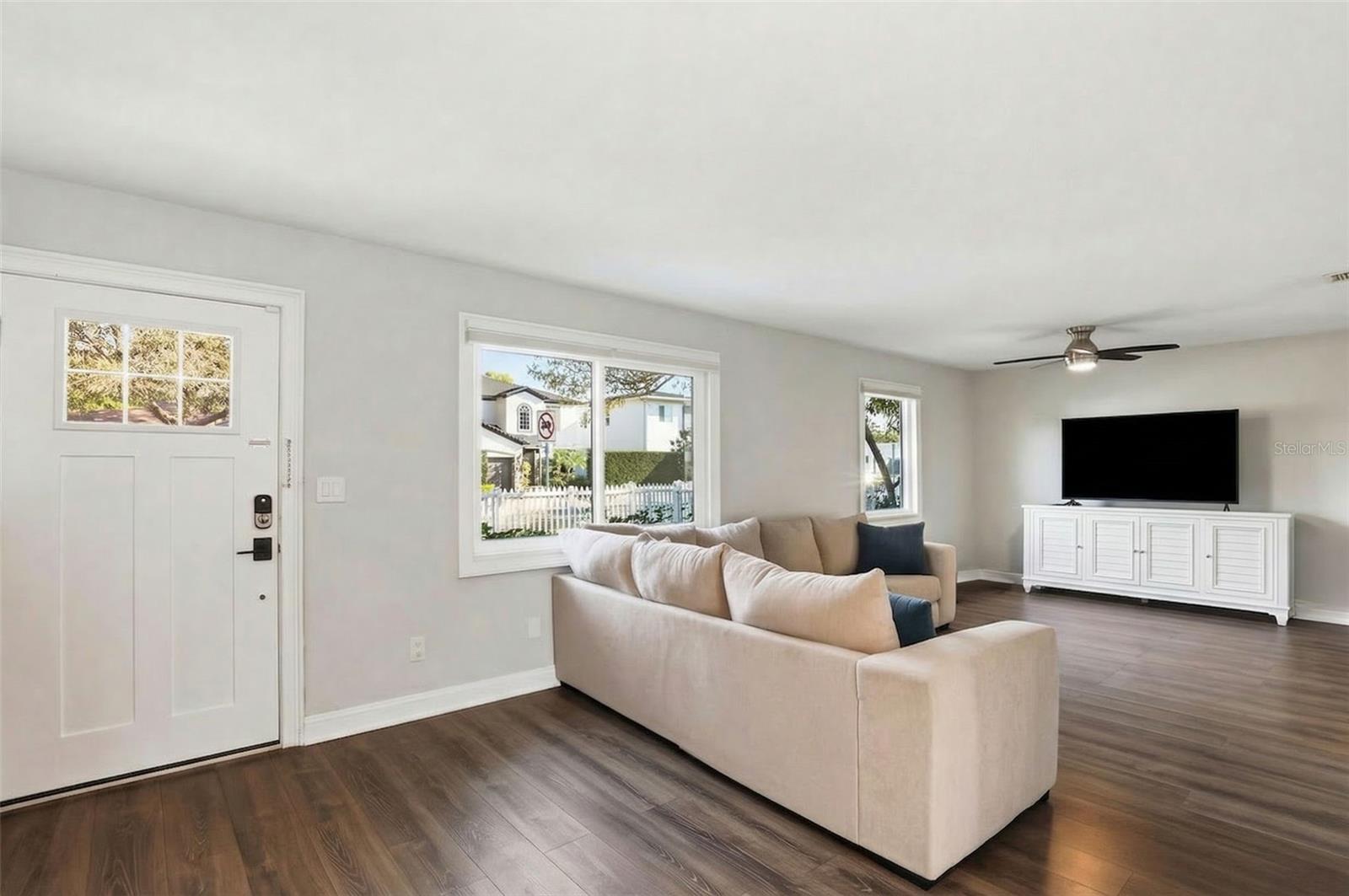 Image 10 of 58 For 4410 Euclid Avenue