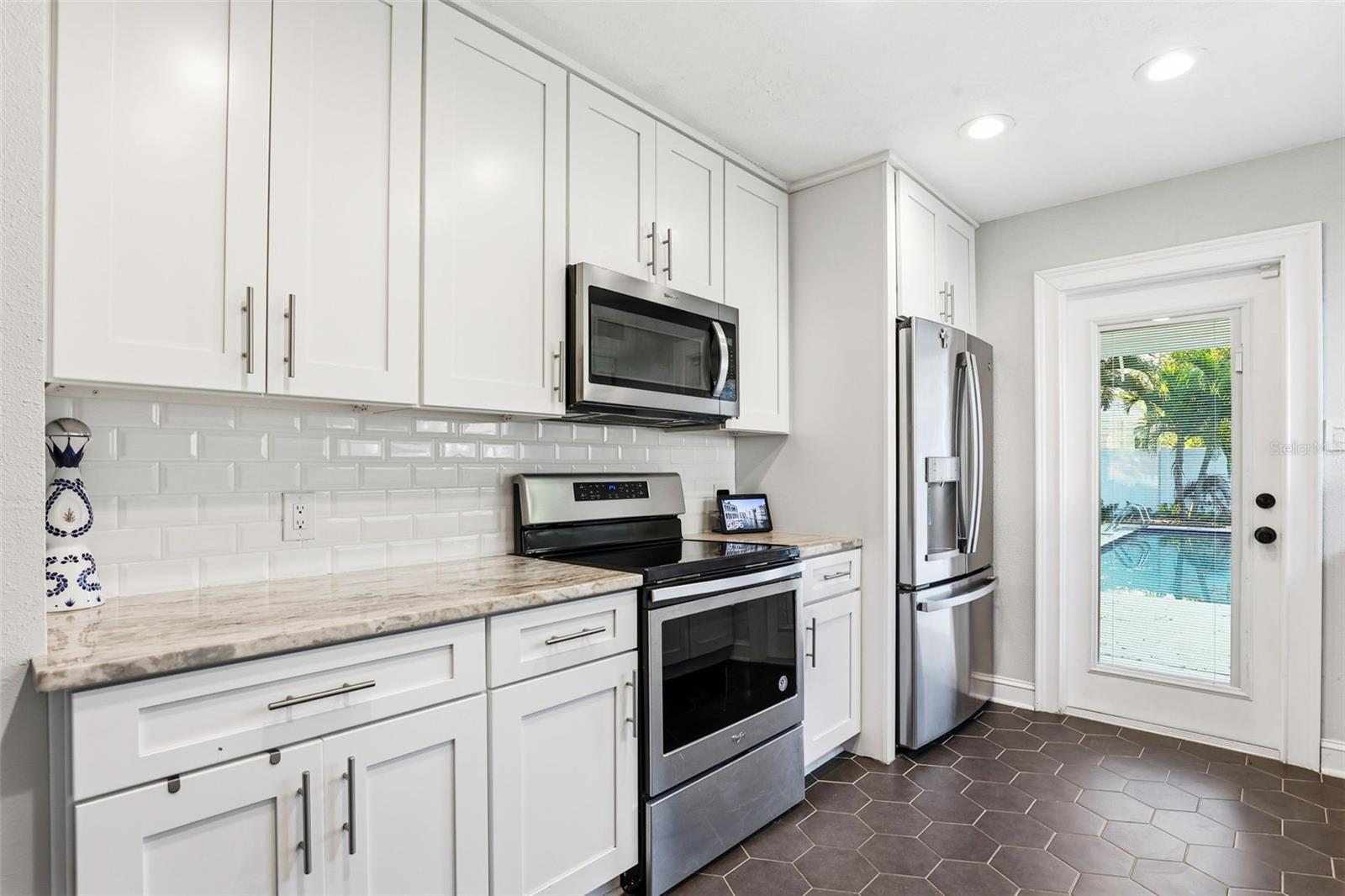 Image 14 of 58 For 4410 Euclid Avenue