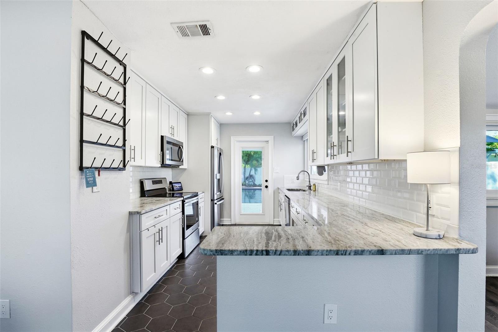 Image 17 of 58 For 4410 Euclid Avenue