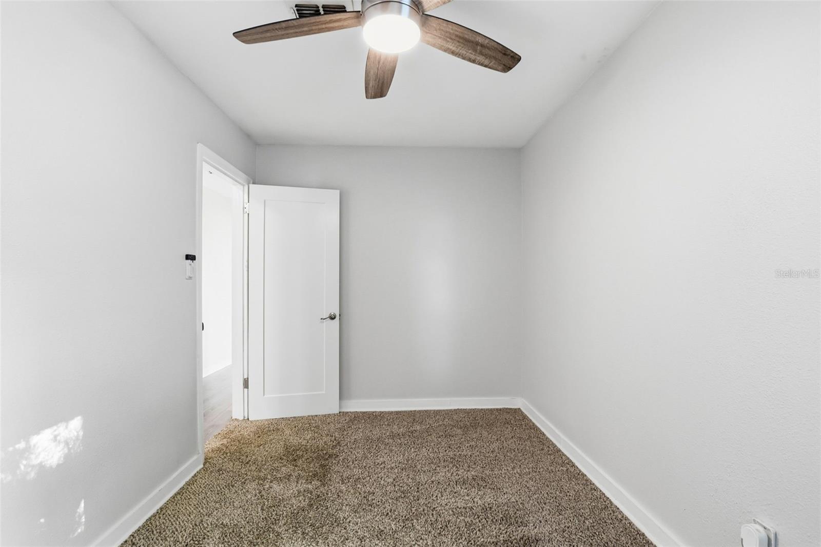 Image 24 of 58 For 4410 Euclid Avenue