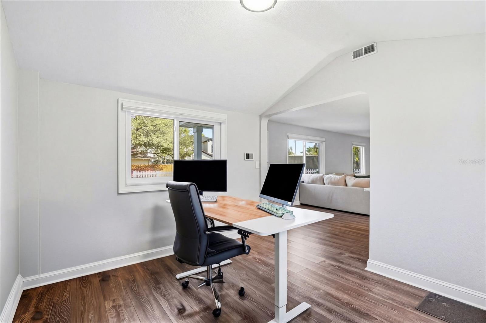 Image 27 of 58 For 4410 Euclid Avenue