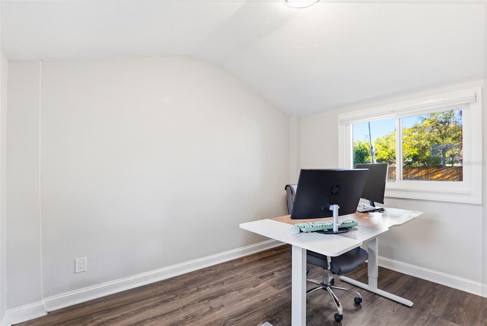 Image 28 of 58 For 4410 Euclid Avenue