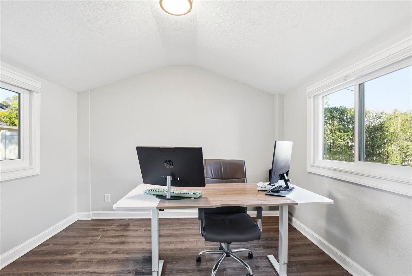 Image 29 of 58 For 4410 Euclid Avenue